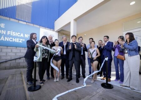Kicillof inauguró el nuevo edificio del Centro de Educación Física N°56 de Don Orione