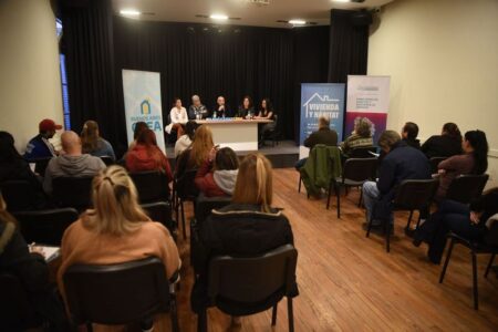 Buenos Aires CREA: 13 familias escobarenses recibieron créditos para mejorar sus hogares