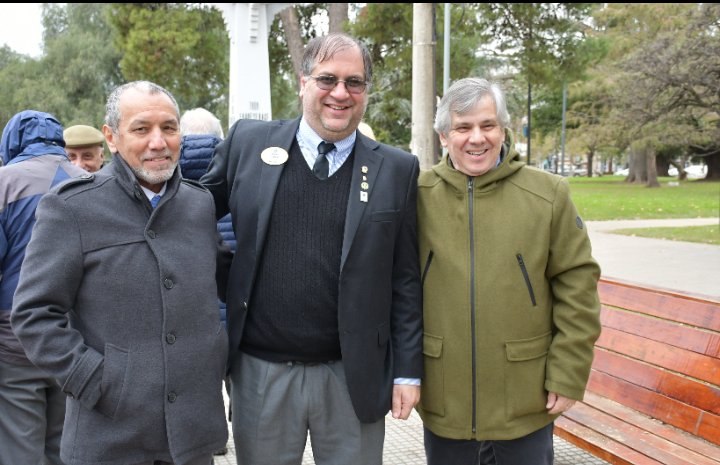 Chivilcoy: El Intendente participó de la colocación de una ofrenda floral en el monolito evocativo al Club de Leones