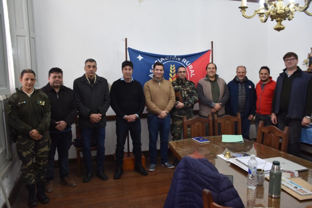 Chivilcoy: Se firmó un acta de compromiso para la prevención de delitos rurales entre la Secretaría de Seguridad, el Comando de Prevención Rural y entidades ligadas al campo