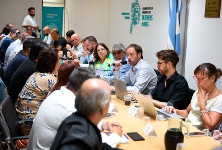 La Provincia acordó con las y los representantes de la Ley 10.430 un aumento escalonado de 9%