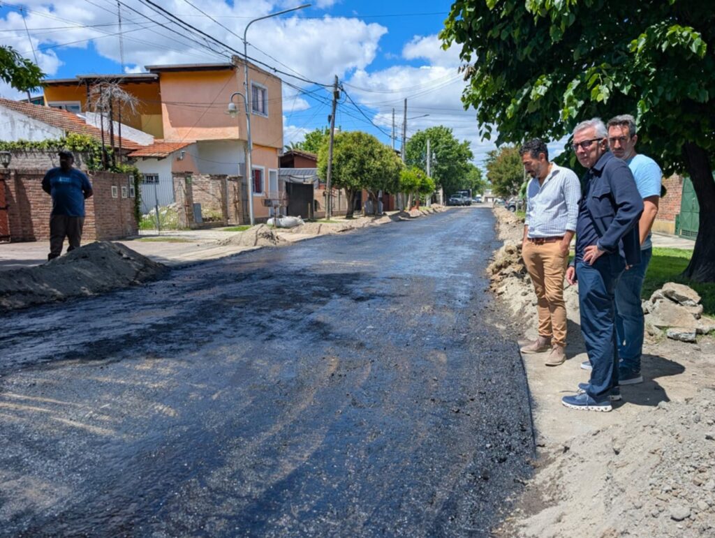 En Troncos del Talar, Julio Zamora monitoreó el desarrollo del Plan de Pavimentación del Municipio de Tigre