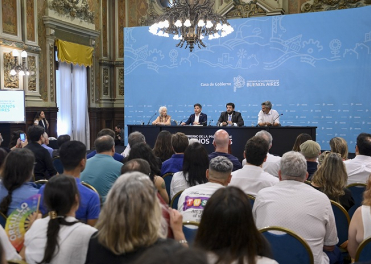 Kicillof encabezó un acto por el Día Internacional de los Derechos Humanos