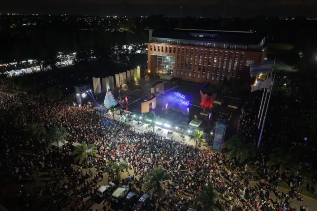 Se encendió la Navidad en Malvinas Argentinas