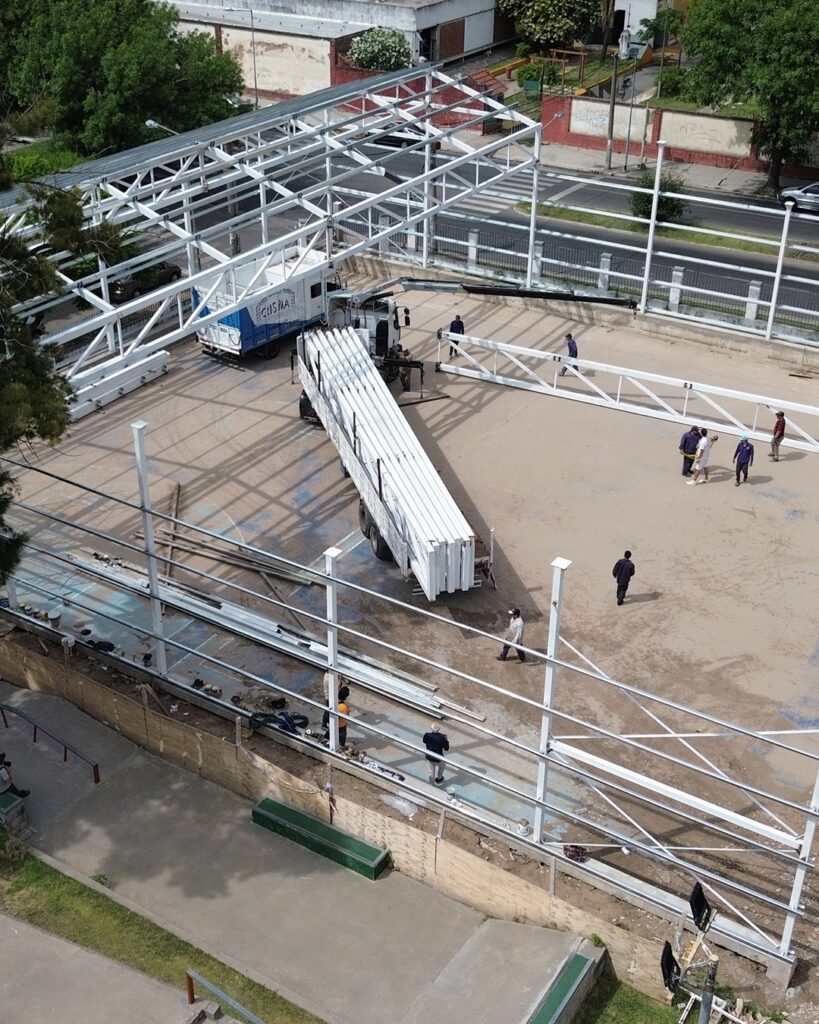 Avanza la renovación integral del playón deportivo del Parque José Hernández en San Martín