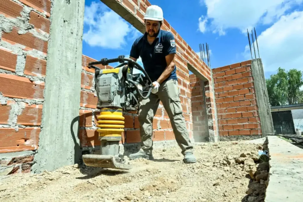 Malvinas Argentinas: Nardini visitó la obra del nuevo edificio de la EES Nº2 de Grand Bourg