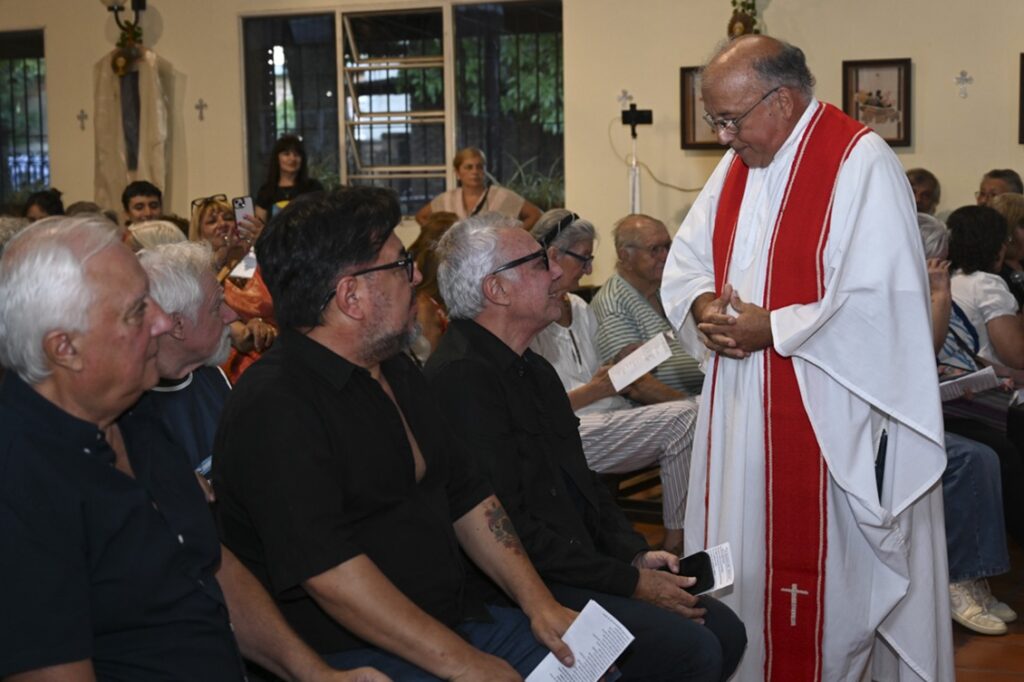 Tigre: Julio Zamora estuvo presente en la misa homenaje al Padre «Pancho» Soares, a 50 años de su martirio