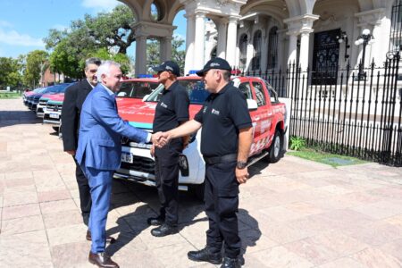 Tigre aumenta su seguridad: Julio Zamora encabezó la entrega de 25 móviles para el COT