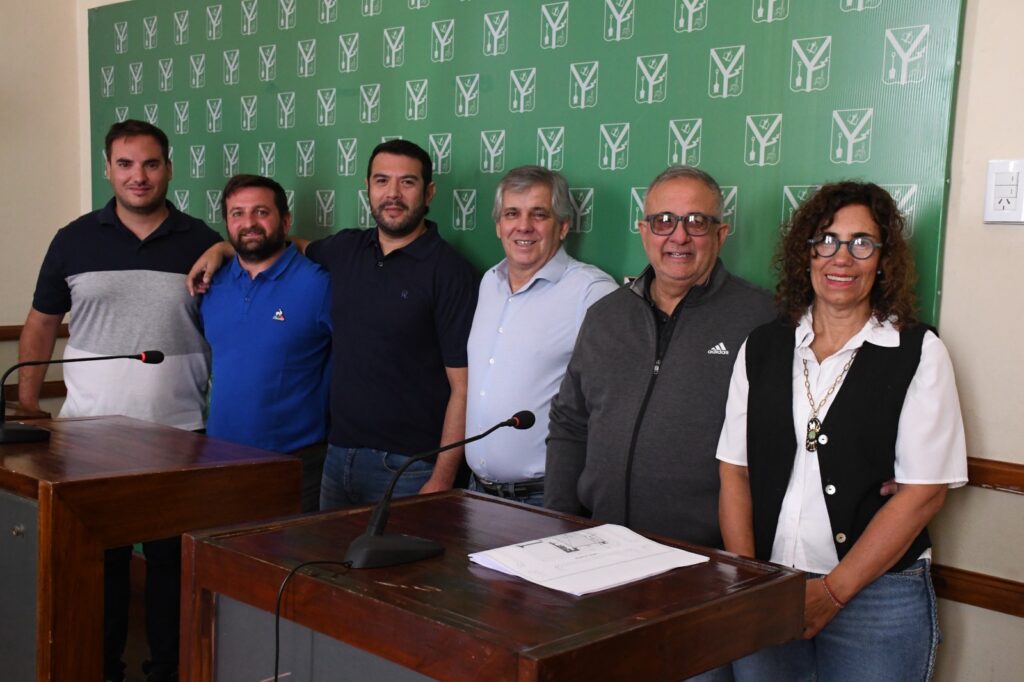 Chivilcoy: Britos anunció la licitación para finalizar el Polideportivo de la avenida 84