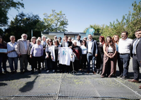 Kicillof visitó el Espacio para la Memoria en el ex-centro clandestino de detención “Destacamento Arana”