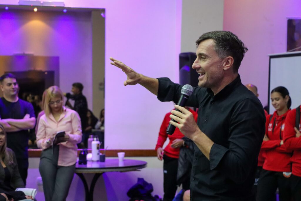 Morón realizó una jornada de diálogo y capacitación junto a instituciones educativas