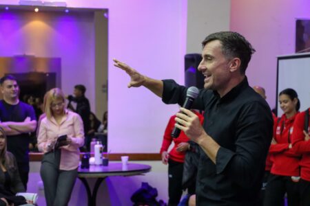 Morón realizó una jornada de diálogo y capacitación junto a instituciones educativas