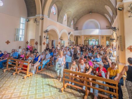 Cientos de sanfernandinos visitaron las 7 iglesias en Viernes Santo