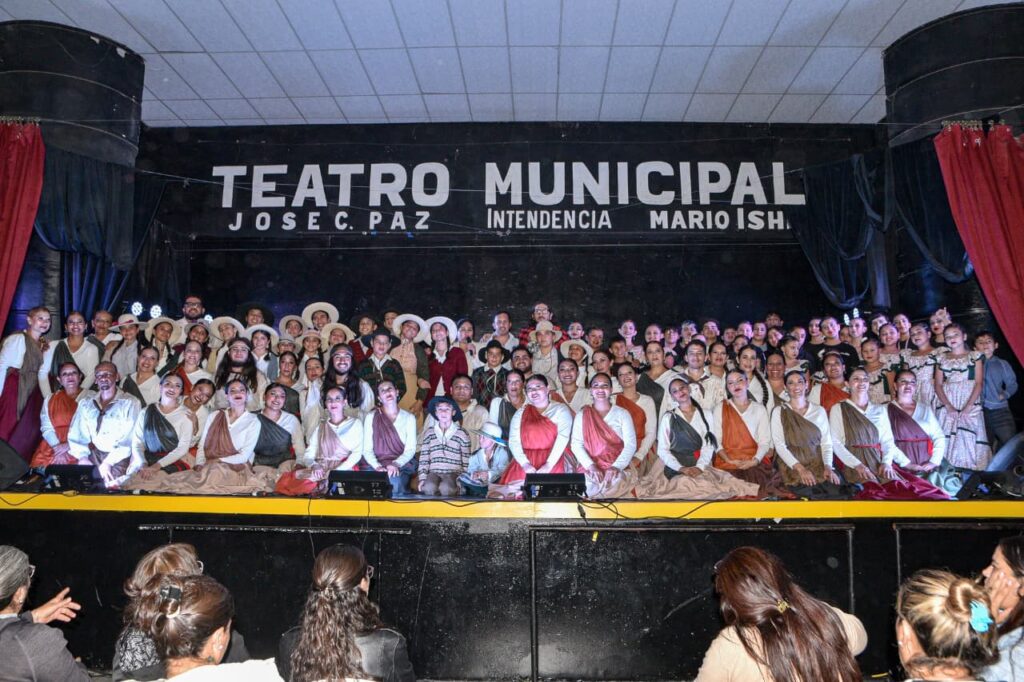 Misa Criolla por las Pascuas en el Teatro Municipal de José C Paz