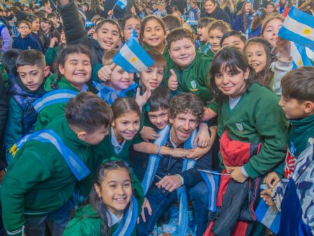 San Fernando: Juan Andreotti tomó a miles de chicos su promesa de lealtad a la Bandera