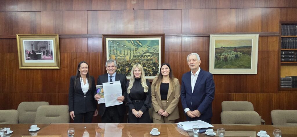 Guillermo Britos expuso en La Plata donde remarcó la necesidad de un trabajo articulado entre Provincia, municipios, Poder Judicial, sistema penitenciario y la comunidad, dejando de lado diferencias políticas