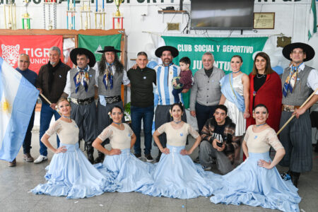 Tigre: Con un mensaje de respeto y diálogo abierto, Julio Zamora visitó el Club Juventud donde celebró el Día de la Bandera