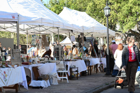 Vecinos y vecinas fueron parte del Festival Cultura Retro en el Boulevard Sáenz Peña de Tigre centro