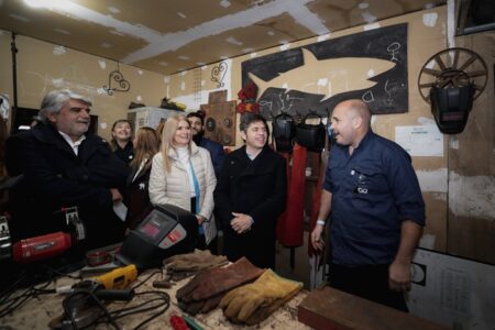 Kicillof recorrió el Centro de Formación Laboral Nº401 “Saúl Ubaldini”