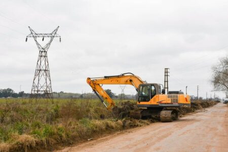 Bragado: El intendente recorrió los trabajos de limpieza de canales