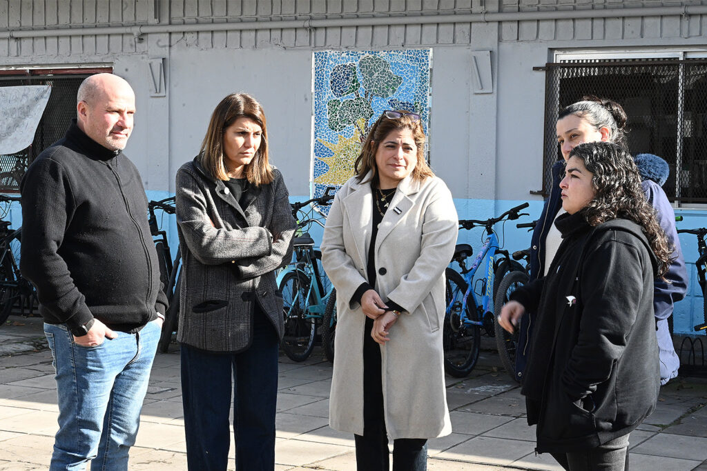 Mediante la entrega de mobiliario, el Municipio continúa fortaleciendo el sistema educativo público de Tigre