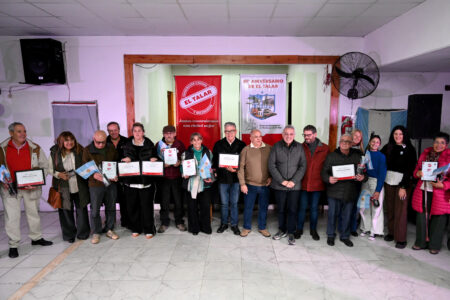 Tigre: Julio Zamora acompañó la entrega de reconocimientos a instituciones, comercios y personalidades de El Talar