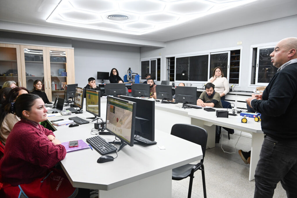 Comenzó el curso gratuito de Diseño e Impresión 3D del Municipio de Tigre destinado a docentes