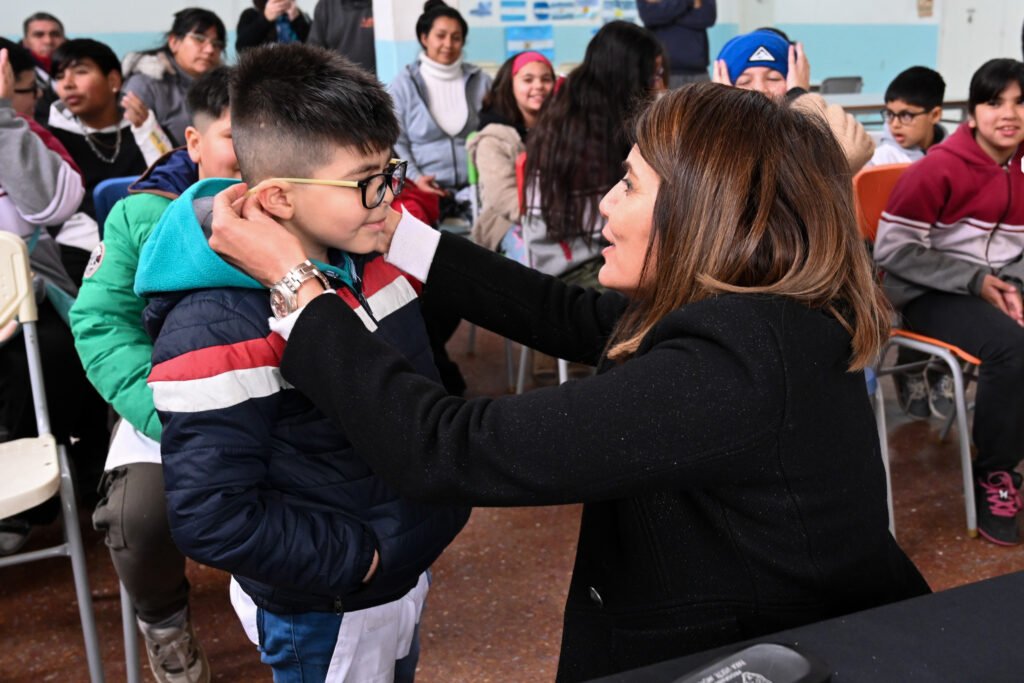 A través del programa «Para Verte Mejor», el Municipio de Tigre entregó más de 16 mil pares de anteojos