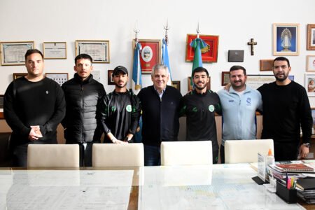 El Municipio entregó una beca deportiva al chivilcoyano Tomás Vega, quien representará a la Argentina en los XIII Juegos Suramericanos