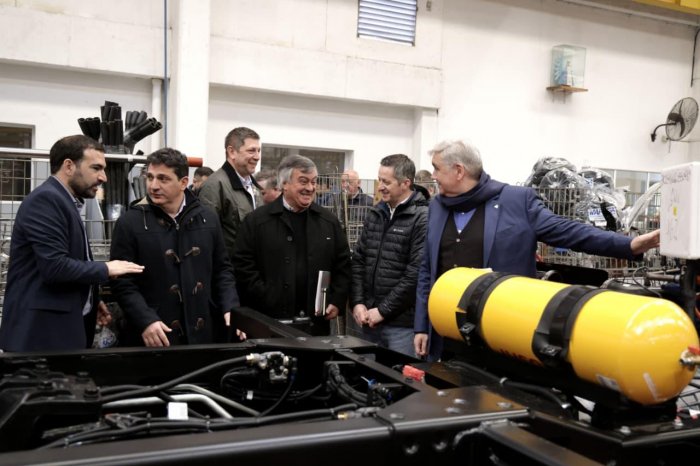 Marinucci recorrió la planta de Agrale y destacó su aporte al transporte