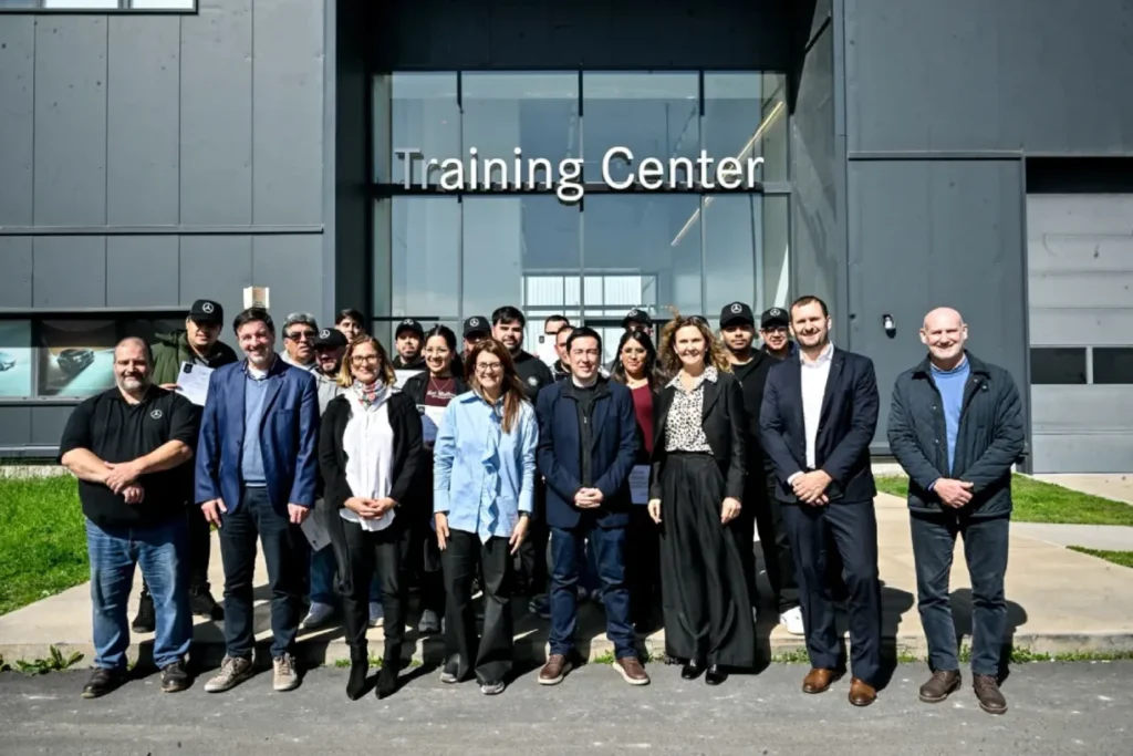 Malvinas Argentinas: Leo Nardini visitó el Training Center de Mercedes-Benz en Tortuguitas