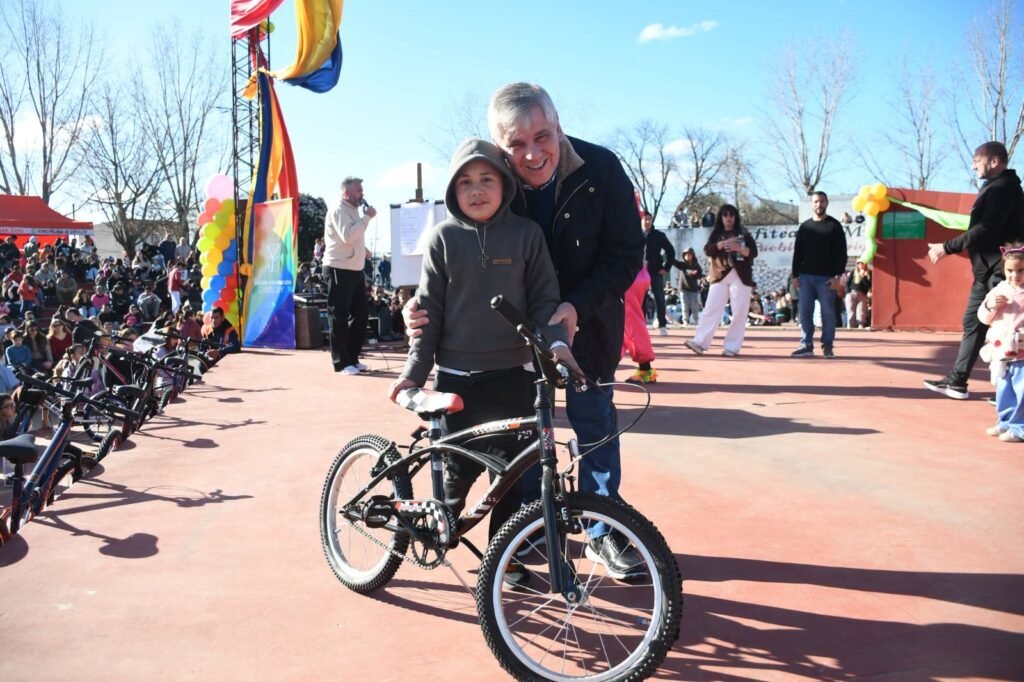 Una fiesta de la comunidad: Chivilcoy celebró el Día de la Niñez con shows, sorteos, circo y la Feria Bio