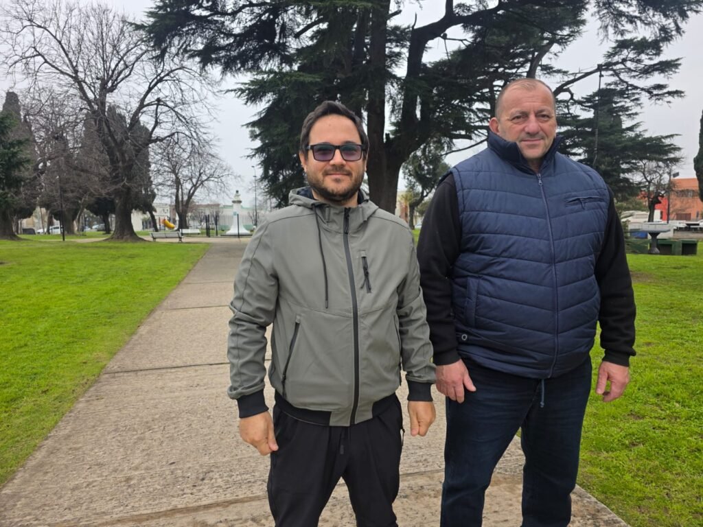 Chivilcoy: El Municipio avanza con la reforestación y puesta en valor de espacios públicos con mano de obra municipal