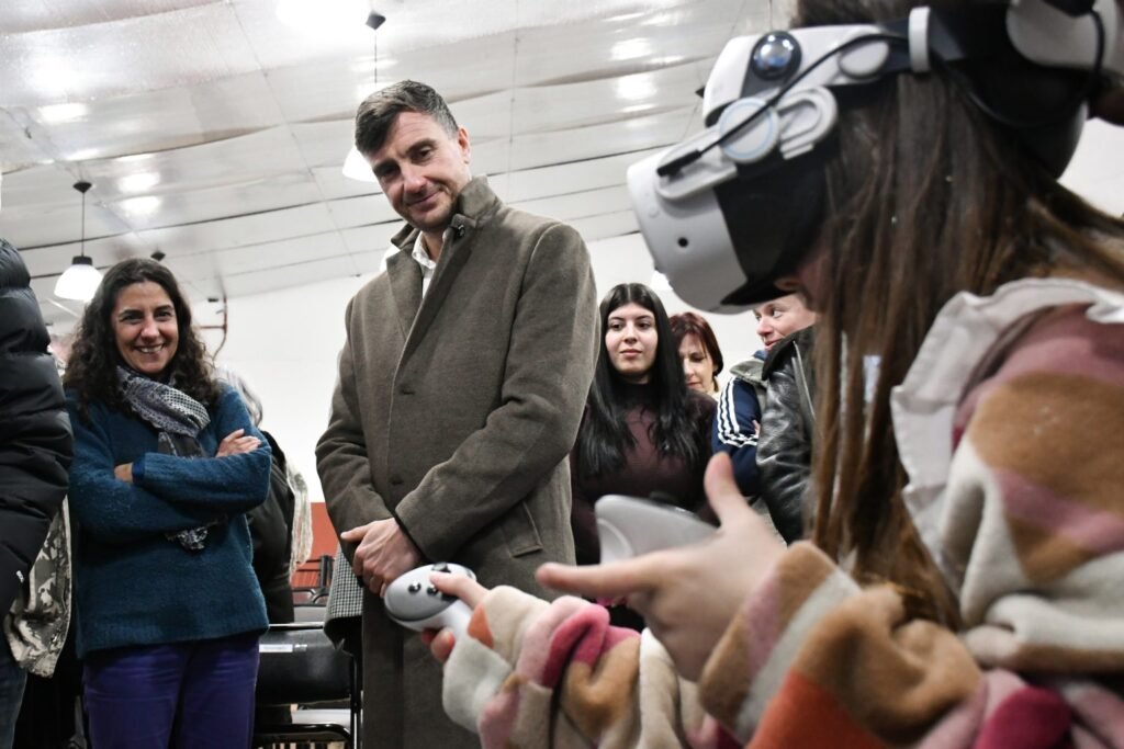 Morón: Se presentó “Pisar Malvinas” la experiencia para conocer las Islas a través de la realidad virtual