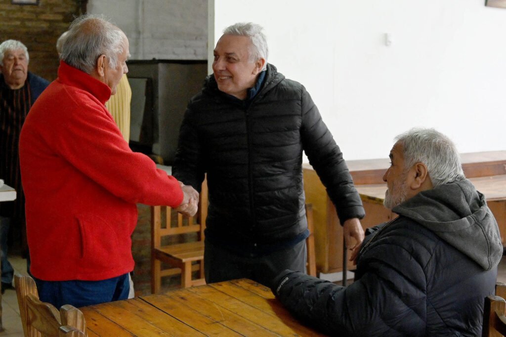 Tigre: Julio Zamora a adultos mayores: «Es vital estar juntos en medio de las crisis que están atravesando”