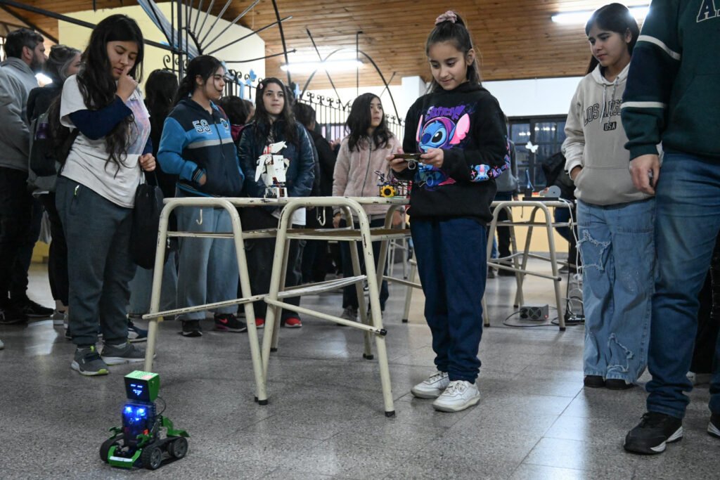 Tigre: El Municipio sigue llevando adelante el Club de Robótica: abrió la inscripción en el CUT