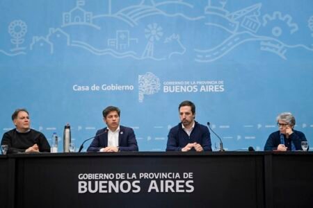 Kicillof presentó el plan provincial para fortalecer la prevención y los cuidados ante la problemática del suicidio