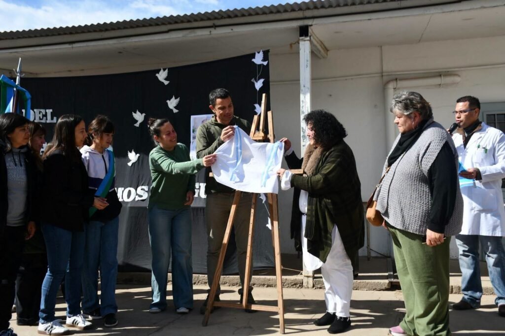 General Rodríguez: Emotivo reconocimiento a Miguel Rodríguez, en la EP Nº 18 de Vista Linda