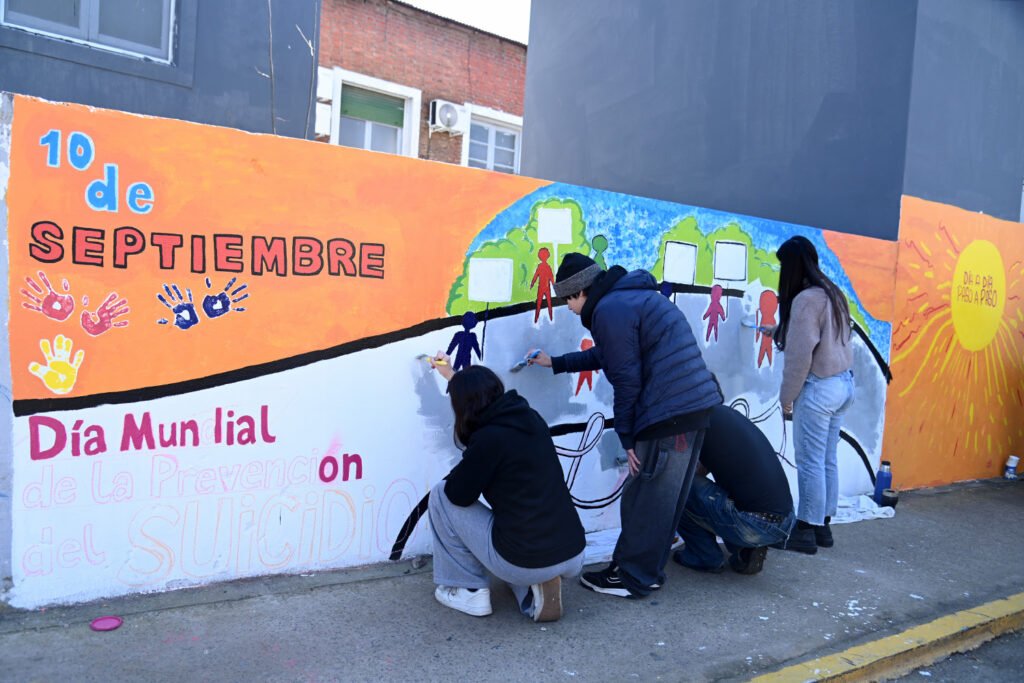 En el HDI «Valentín Nores» de Tigre se realizó un mural participativo por la prevención del suicidio adolescente
