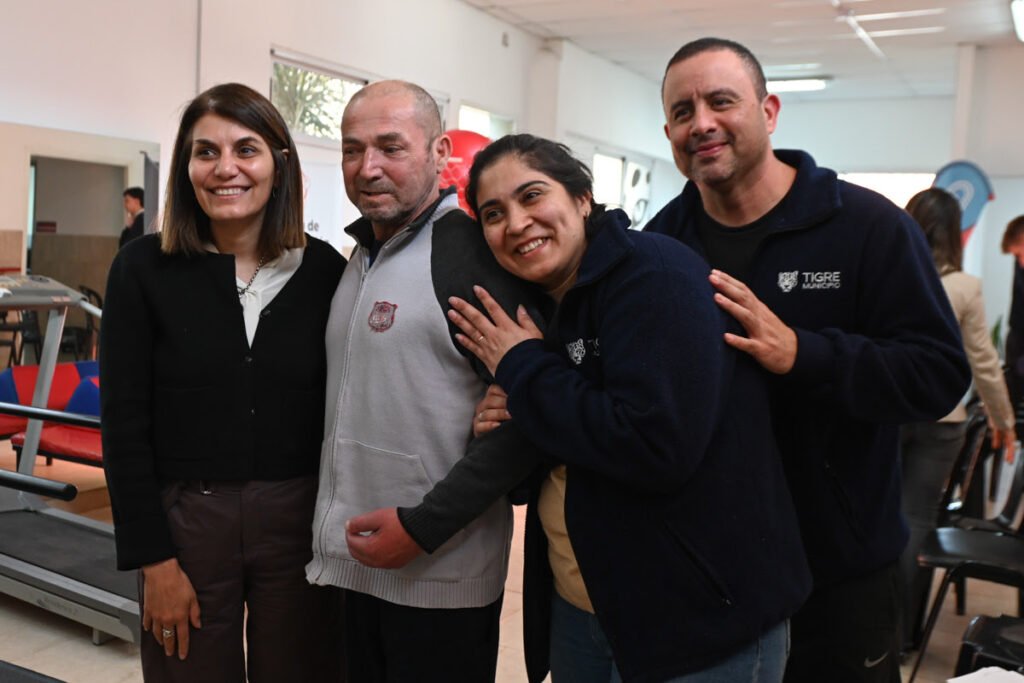 Discapacidad: autoridades municipales de Tigre encabezaron la entrega de materiales ortopédicos a pacientes del distrito