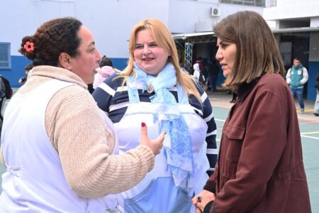 En General Pacheco, el Municipio de Tigre llevó adelante un mural participativo en le EP N°20 y la Secundaria N°15