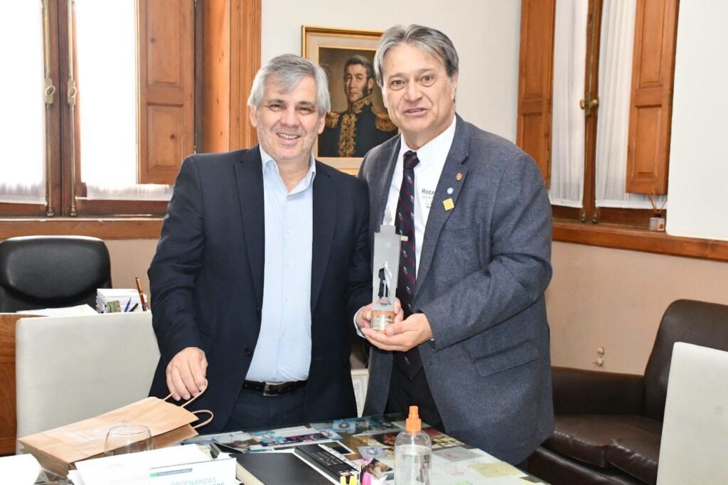 Chivilcoy: El intendente Guillermo Britos recibió al gobernador del Distrito de Rotary