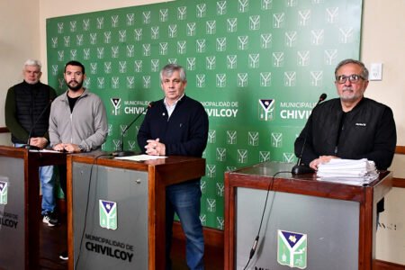 Britos invitó a concejales a que piensen si van a beneficiar a 90 mil chivilcoyanos o a seis adquirentes. «Terminar el Federación es la única alternativa para reconocerles lo abonado”
