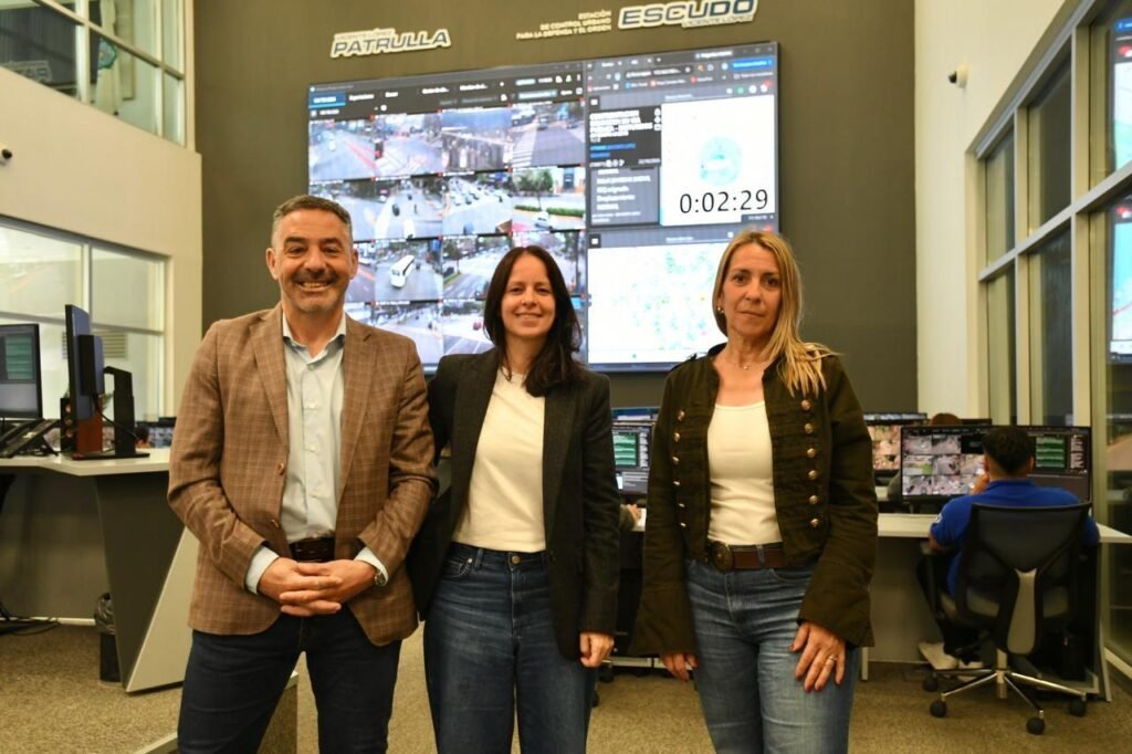 Petrillo y Quiñoa visitaron el centro de monitoreo más avanzado del país