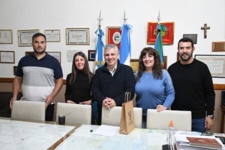 Reconocimiento a la atleta chivilcoyana Gisela Spinelli por su destacada participación en la Maratón de Berlín