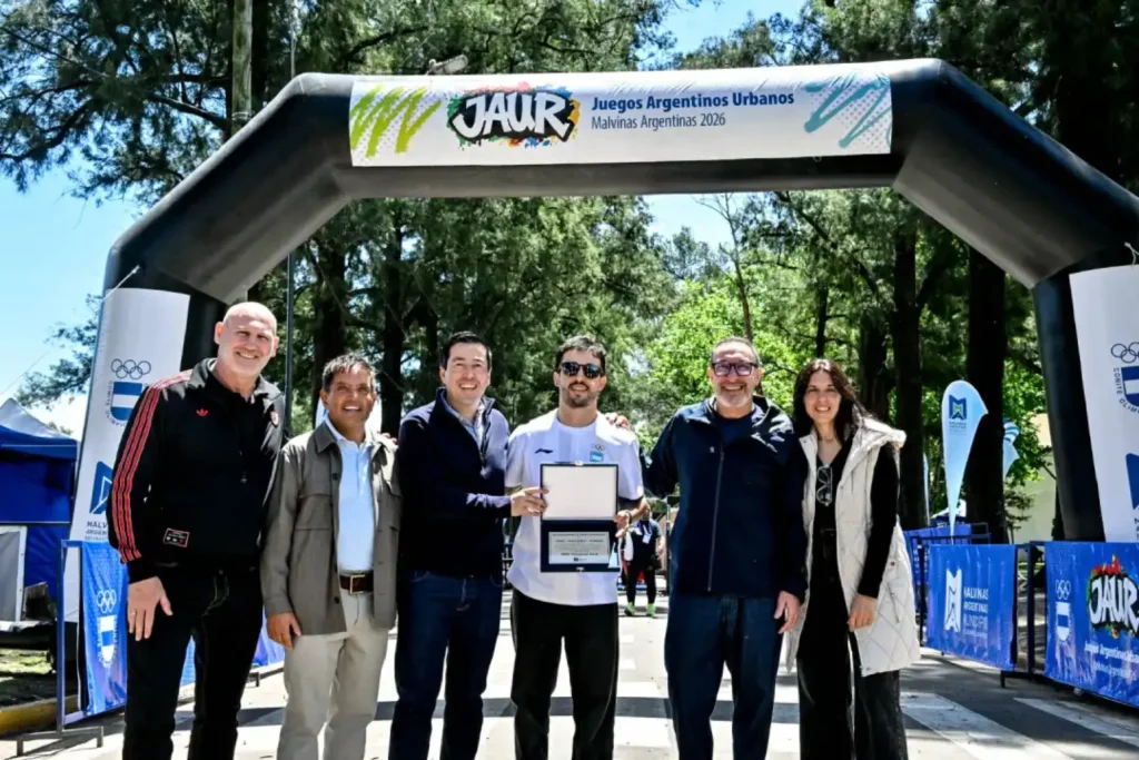 Malvinas Argentinas: Nardini recibió al campeón olímpico “Maligno” Torres en el tercer día de los JAUR