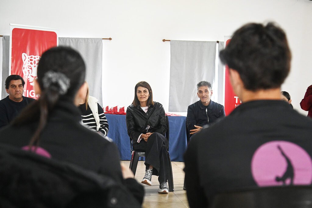 Deportistas de Tigre que participarán de competencias nacionales e internacionales fueron reconocidos por autoridades del Municipio