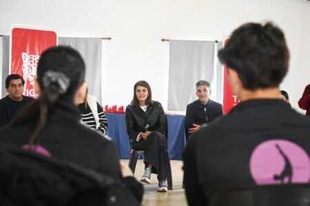 Deportistas de Tigre que participarán de competencias nacionales e internacionales fueron reconocidos por autoridades del Municipio