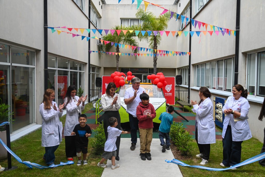 En el marco de los 10 años del Hospital Materno Infantil, el Municipio de Tigre inauguró una plazoleta de juegos en el nosocomio